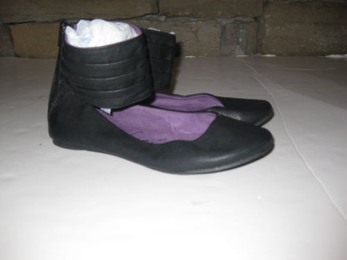 discontinued blowfish shoes